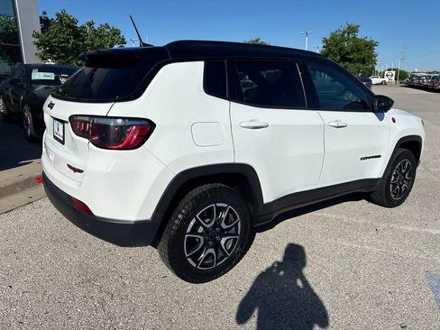 Used 2025 Jeep Compass Trailhawk AWD/4WD image 26