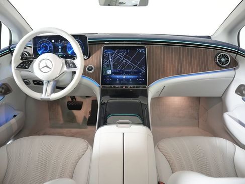 Used 2023 Mercedes-Benz EQE 500 4MATIC Sedan w/ Pinnacle Trim Package image 15