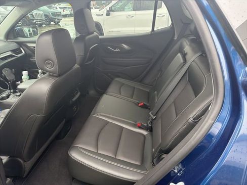 Used 2022 GMC Terrain SLT w/ Infotainment Package II image 9
