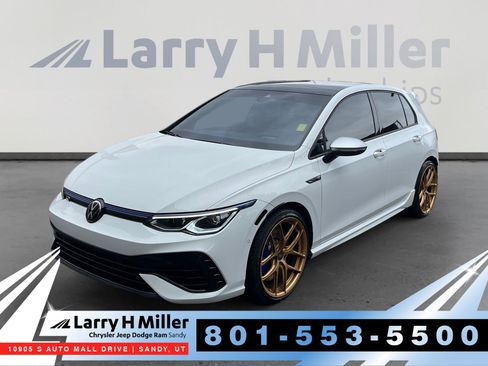 Used 2024 Volkswagen Golf R image 1