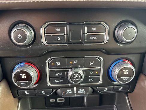 Used 2021 Chevrolet Tahoe Z71 w/ Rear Media and Nav Package image 48