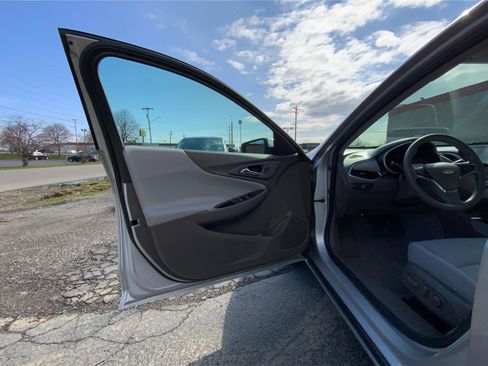 Used 2021 Chevrolet Malibu LT image 20