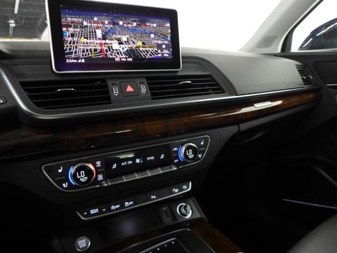 Used 2018 Audi Q5 2.0T Premium Plus w/ Premium Plus Package AWD/4WD image 22