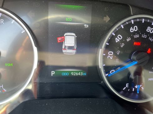 Used 2020 Toyota RAV4 XLE w/ All Weather Liner Package AWD/4WD image 29