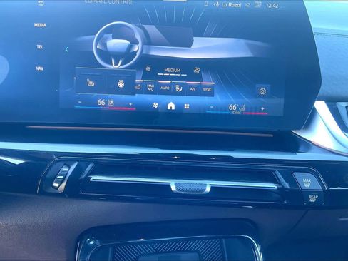 Used 2025 BMW X2 xDrive28i image 33