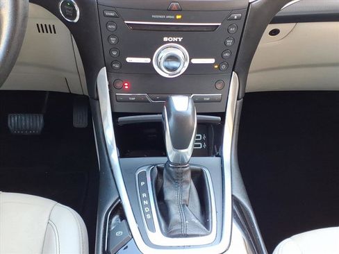 Used 2017 Ford Edge Titanium image 7