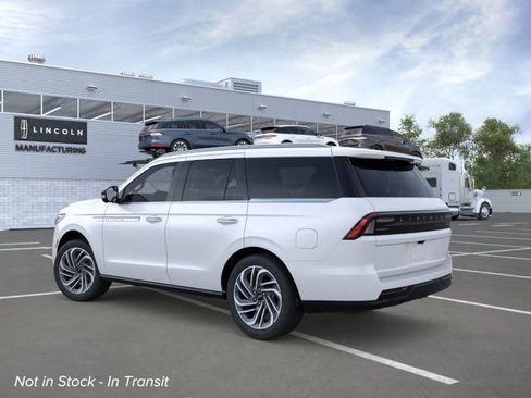 New 2026 Lincoln Navigator Reserve AWD/4WD image 4