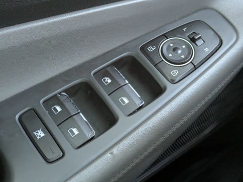 Used 2020 Hyundai Santa Fe SE image 21