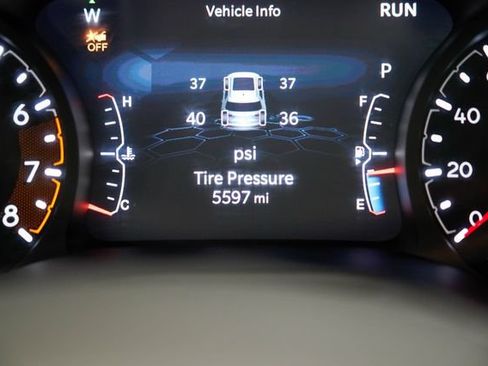 Used 2023 Jeep Compass Limited w/ Sun and Sound Group AWD/4WD image 24
