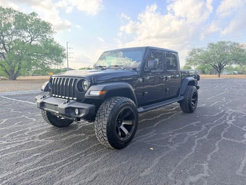 Used 2020 Jeep Gladiator Sport w/ Quick Order Package 24S image 3