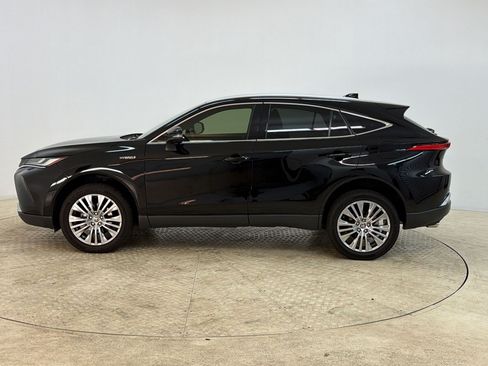 Used 2021 Toyota Venza XLE w/ Softex Package AWD/4WD image 2