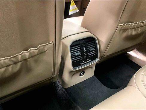 New 2026 Porsche Macan image 24