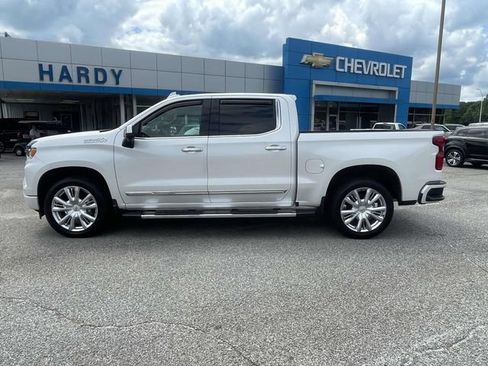 Used 2024 Chevrolet Silverado 1500 High Country w/ High Country Premium Package AWD/4WD image 7