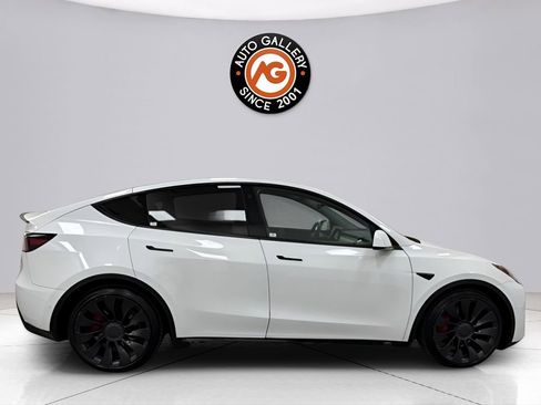 Used 2022 Tesla Model Y Performance AWD/4WD image 8