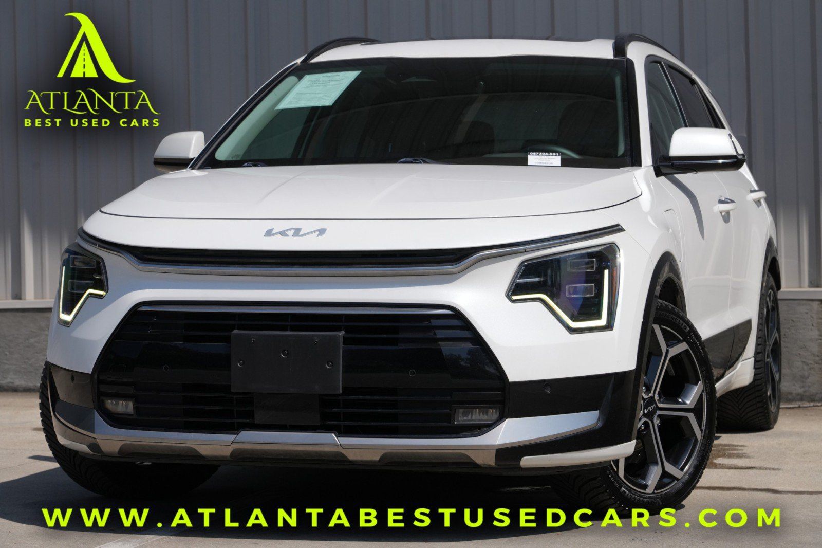 Used 2023 Kia Niro SX Touring FWD image 1