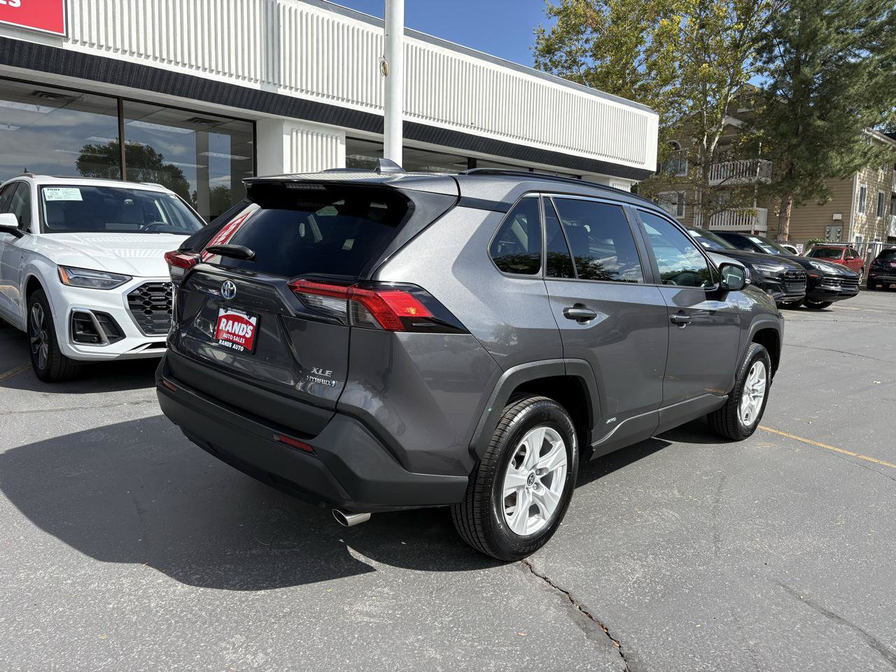 Used 2021 Toyota RAV4 XLE w/ Convenience Package AWD/4WD image 7