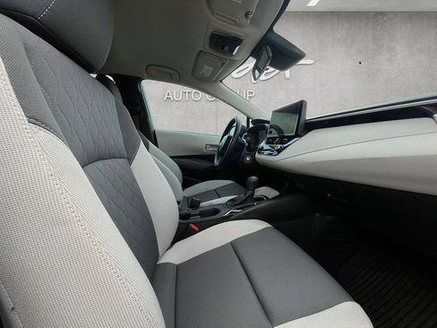 Used 2025 Toyota Corolla LE image 24