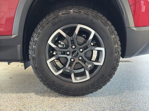 New 2026 Chevrolet Equinox ACTIV w/ Safety and Technology Package image 31