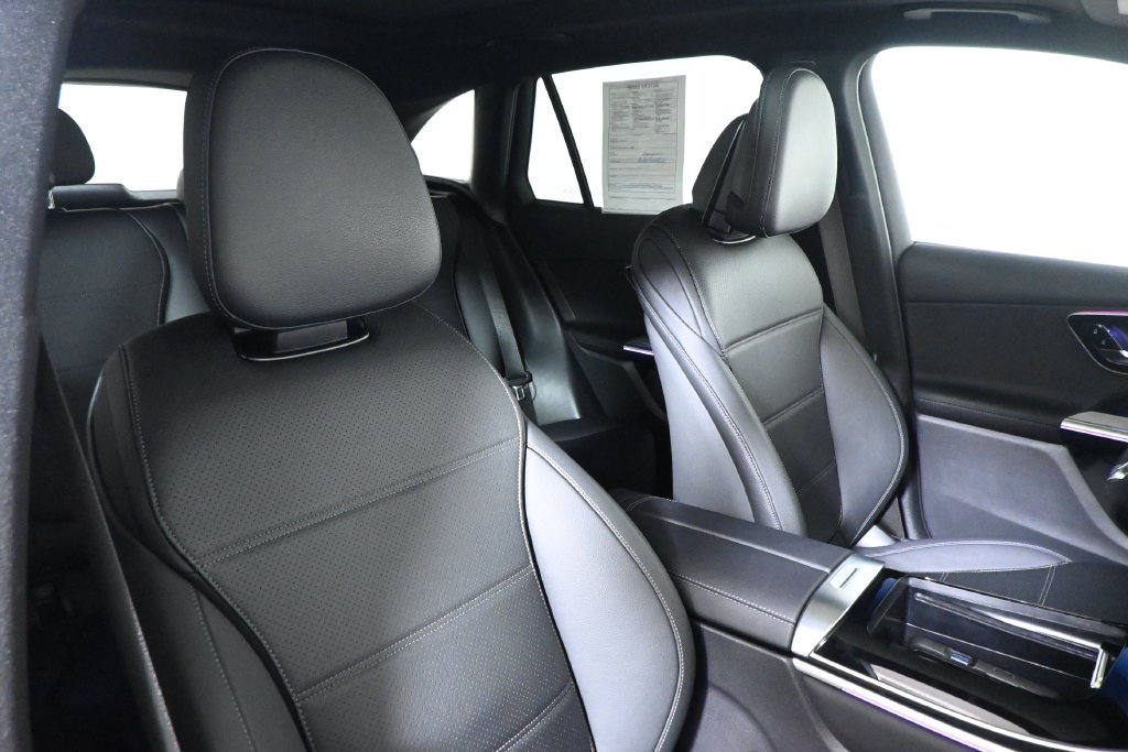 Certified 2026 Mercedes-Benz GLC 300 4MATIC image 31