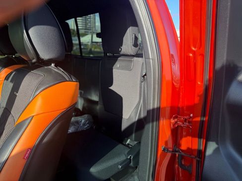 Used 2016 Toyota Tacoma 2WD Access Cab image 15