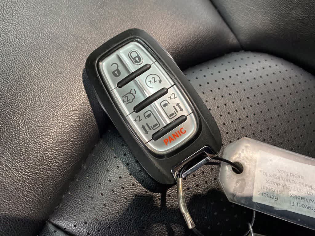Used 2024 Chrysler Pacifica Touring-L FWD image 29