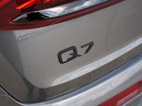 Used 2020 Audi Q7 3.0T Premium Plus AWD/4WD image 21