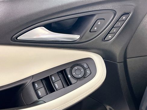 Used 2020 Buick Encore GX Essence w/ Advanced Technology Package FWD image 16
