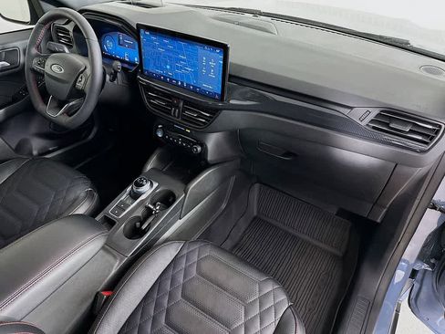 Certified 2024 Ford Escape ST-Line Elite w/ Premium Technology Package image 32