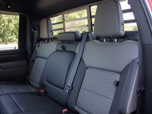 Used 2024 Chevrolet Silverado 2500 ZR2 w/ Technology Package AWD/4WD image 21