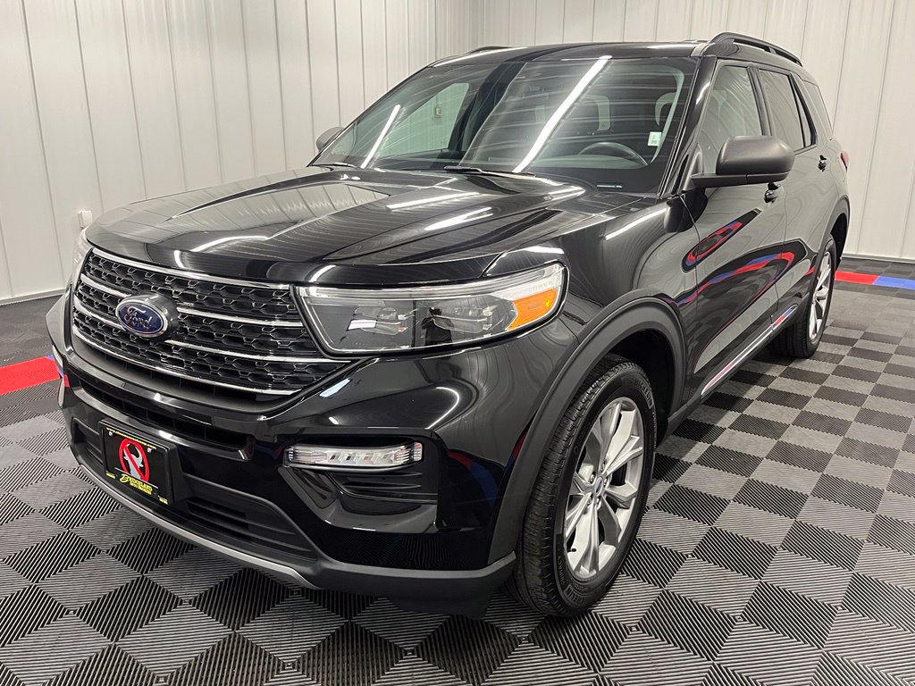 Used 2023 Ford Explorer XLT w/ Equipment Group 202A AWD/4WD image 9
