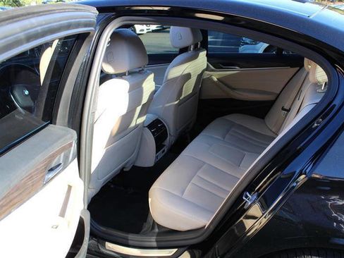 Used 2020 BMW 530i w/ Convenience Package image 30