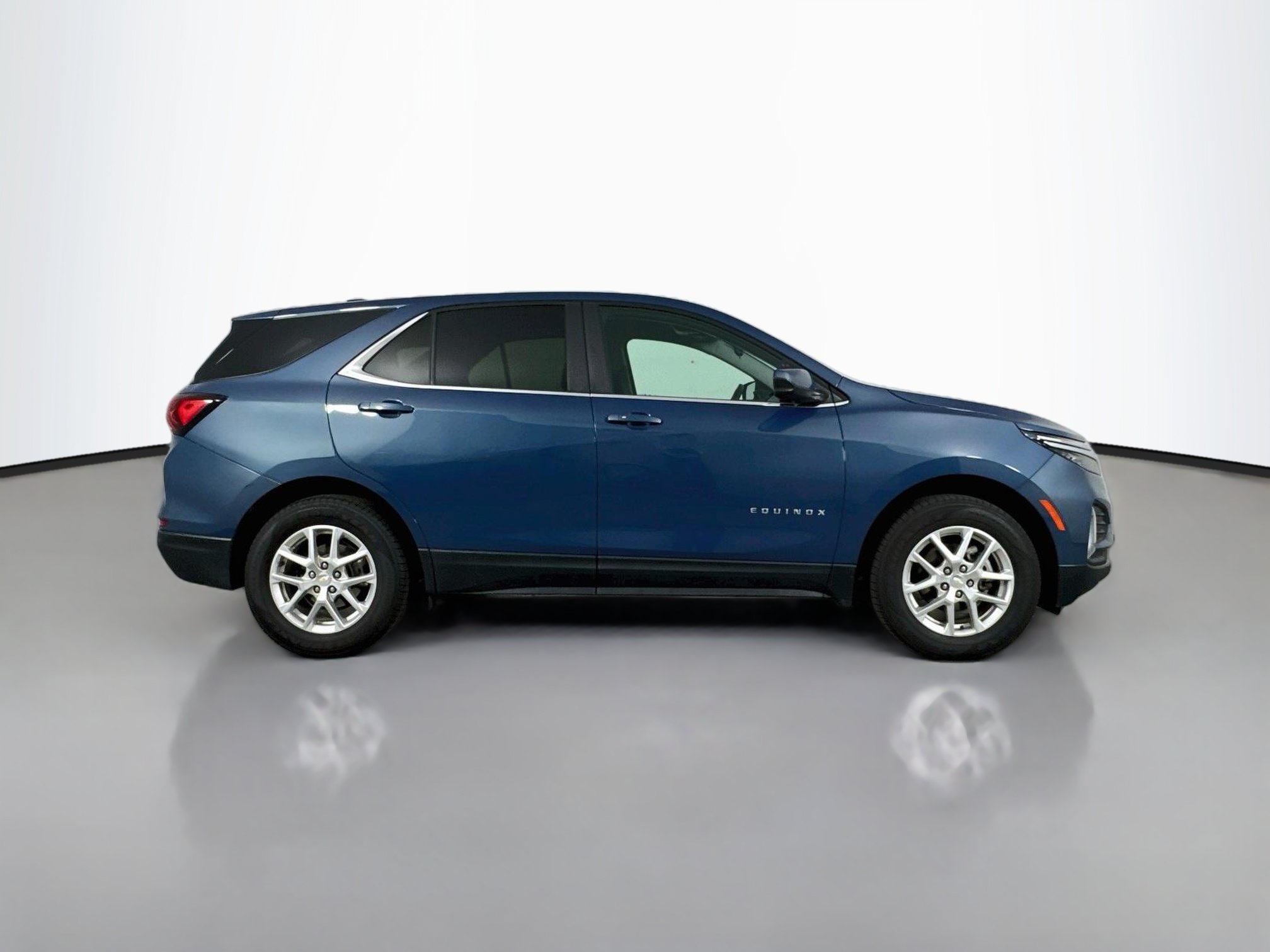 Used 2024 Chevrolet Equinox LT AWD/4WD image 8
