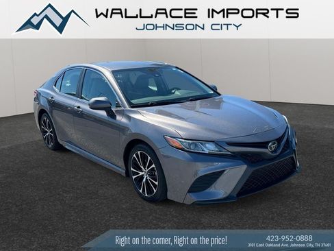 Used 2020 Toyota Camry SE FWD image 7