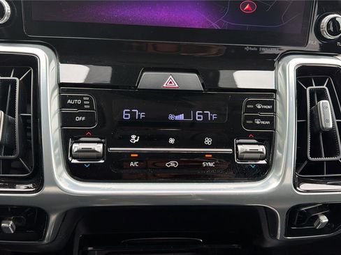 Used 2023 Kia Sorento SX AWD/4WD image 18