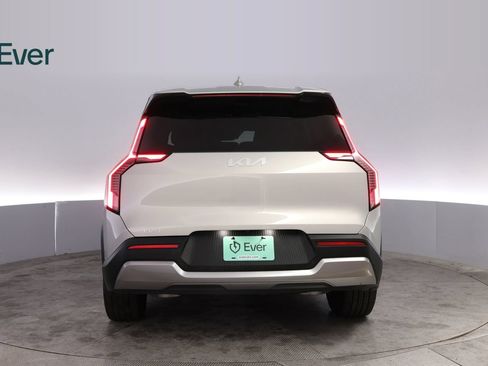 Used 2026 Kia EV9 Light RWD image 15