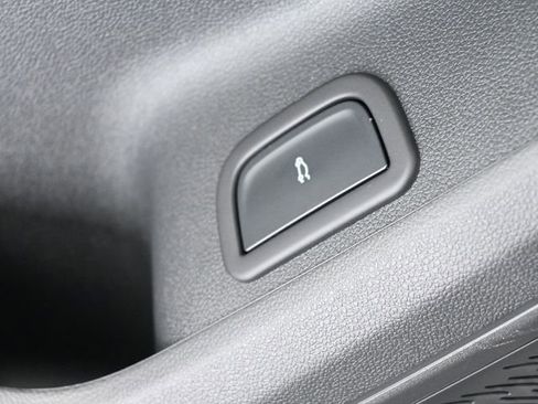 New 2026 Chevrolet Traverse LT w/ LPO, Floor Liner Package image 36