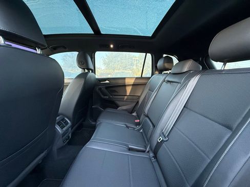 Used 2020 Volkswagen Tiguan SE R-Line image 13