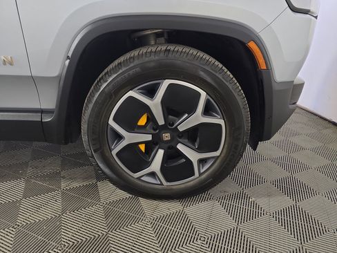 Used 2024 Rivian R1S Adventure AWD/4WD image 11