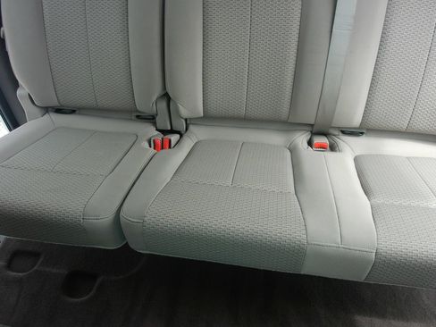 Used 2010 Ford F150 XLT RWD image 24