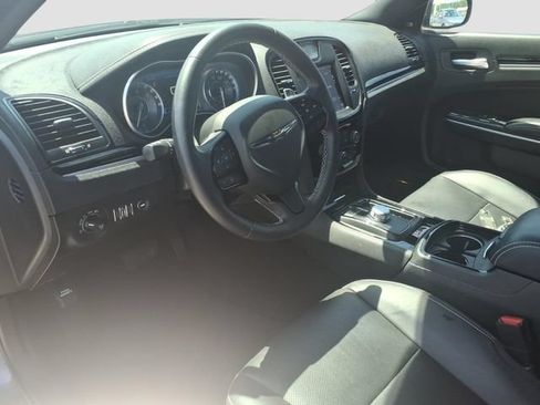 Used 2022 Chrysler 300 S w/ Comfort Group RWD image 18