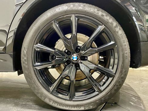 Used 2024 BMW X7 xDrive40i w/ M Sport Package AWD/4WD image 12