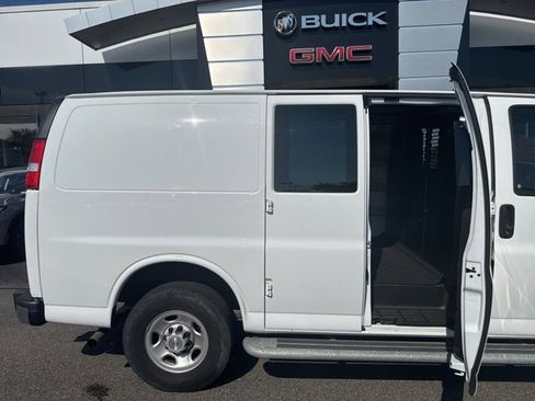 Used 2023 Chevrolet Express 2500 w/ Driver Convenience Package image 25