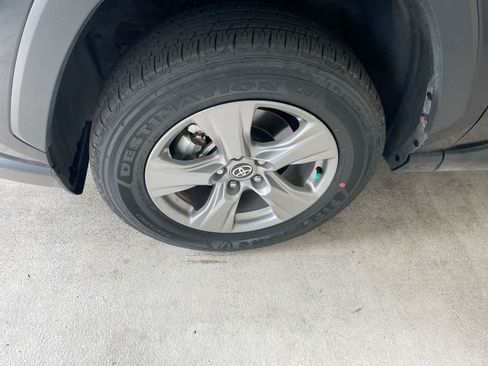 Certified 2025 Toyota RAV4 XLE AWD/4WD image 10