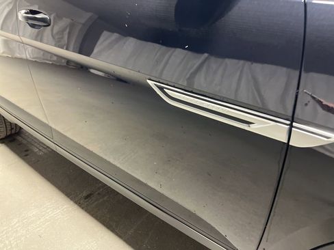 Used 2025 Volkswagen Atlas Cross Sport SE image 9