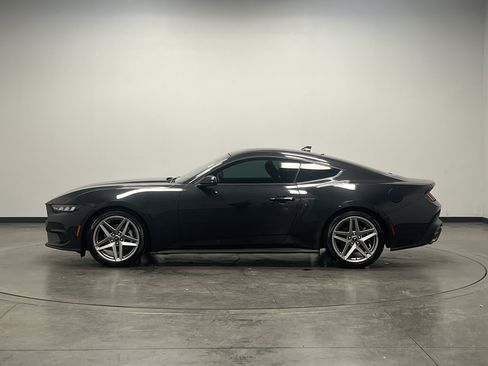 Used 2024 Ford Mustang Coupe image 5