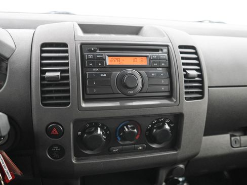 Used 2009 Nissan Frontier SE RWD image 16