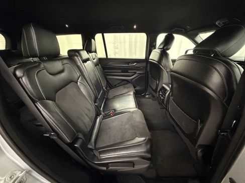 Used 2023 Jeep Grand Cherokee L Laredo AWD/4WD image 23