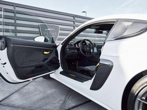 Used 2024 Porsche 718 Cayman GT4 RS w/ Weissach Package image 39