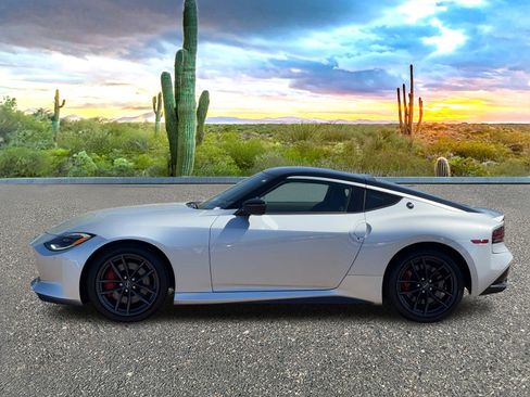Certified 2024 Nissan Z Performance w/ Floor Mat Package image 3