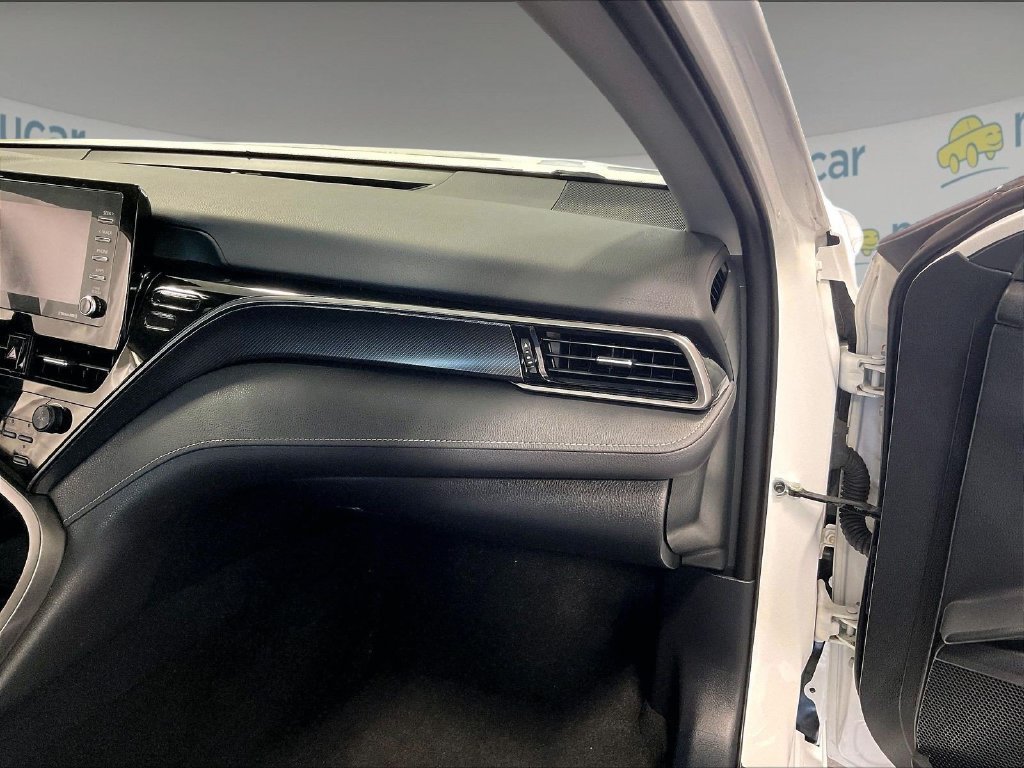 Used 2021 Toyota Camry SE w/ Cold Weather Package FWD image 13
